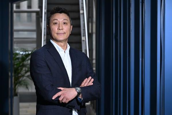 Etro Korea CEO Lee Jong-kyu poses during an interview with The Korea Herald at Etro Korea's office building in Gangnam-gu, Seoul, Wednesday. (Im Se-jun/The Korea Herald)